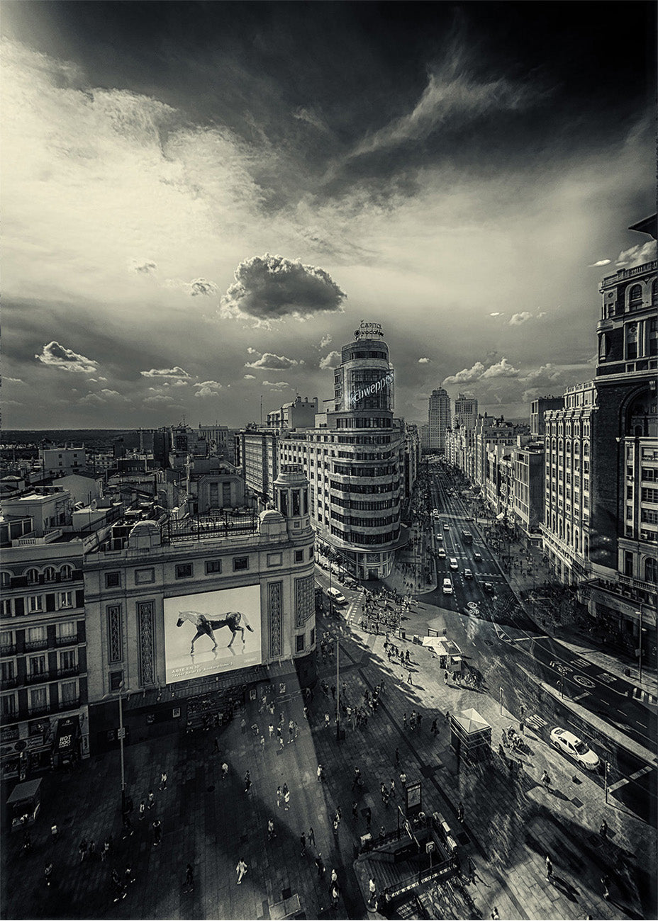 Cuadro Gran Vía, Callao y edificio Capitolio