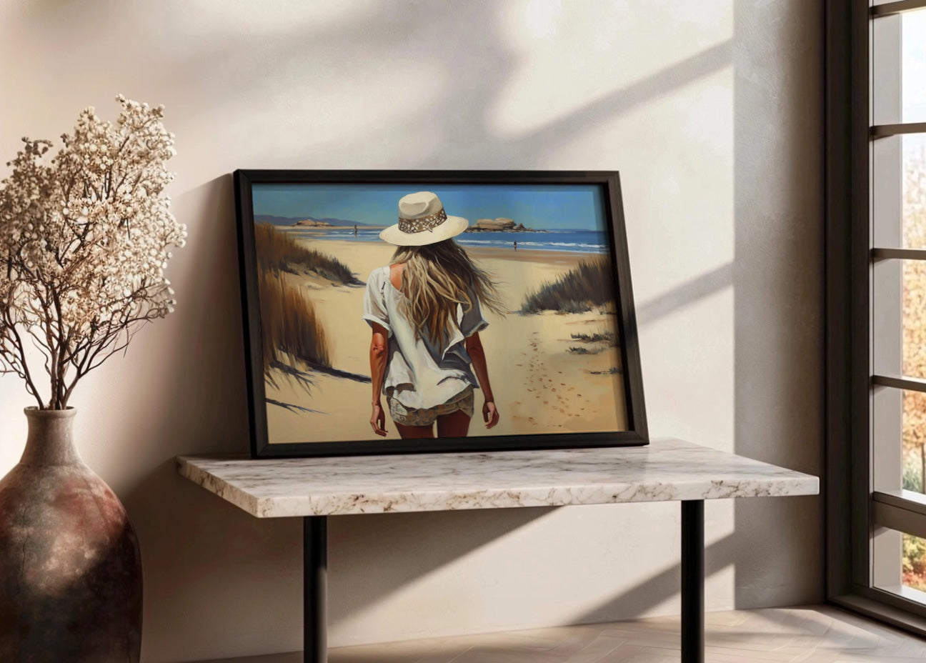 Cuadro Chica paseando por la playa
