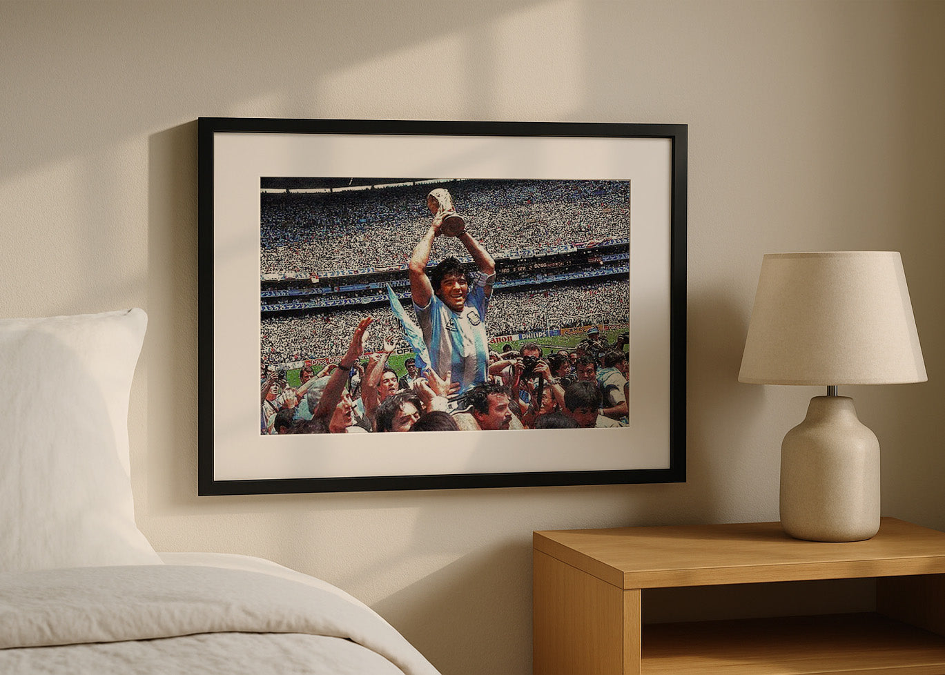 Cuadro ​Maradona con la Copa del Mundial de México 86