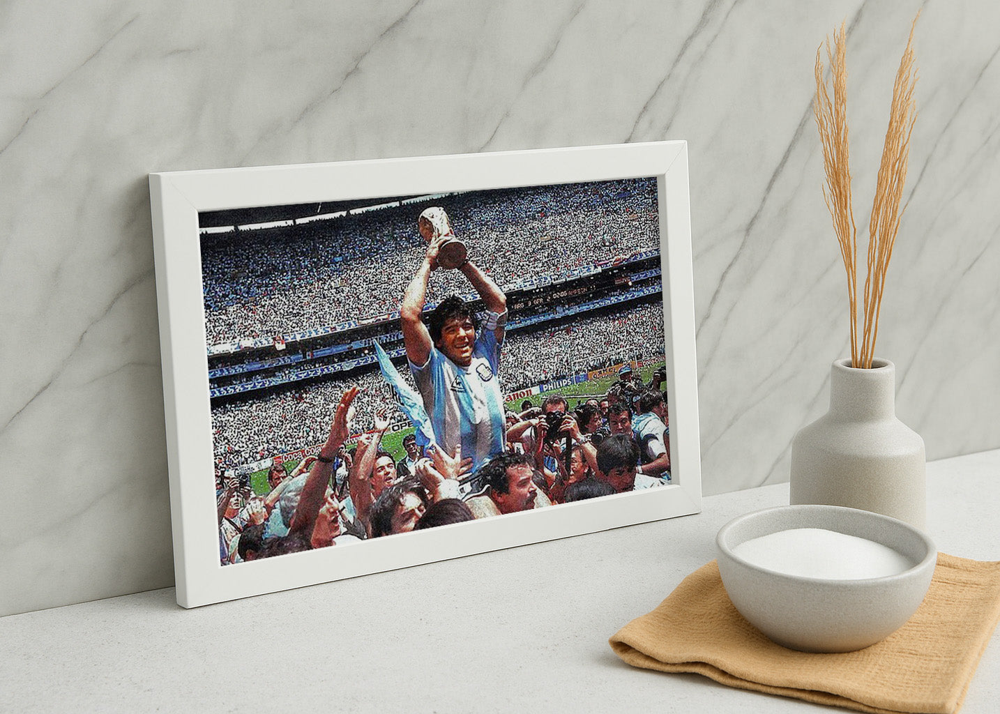 Cuadro ​Maradona con la Copa del Mundial de México 86
