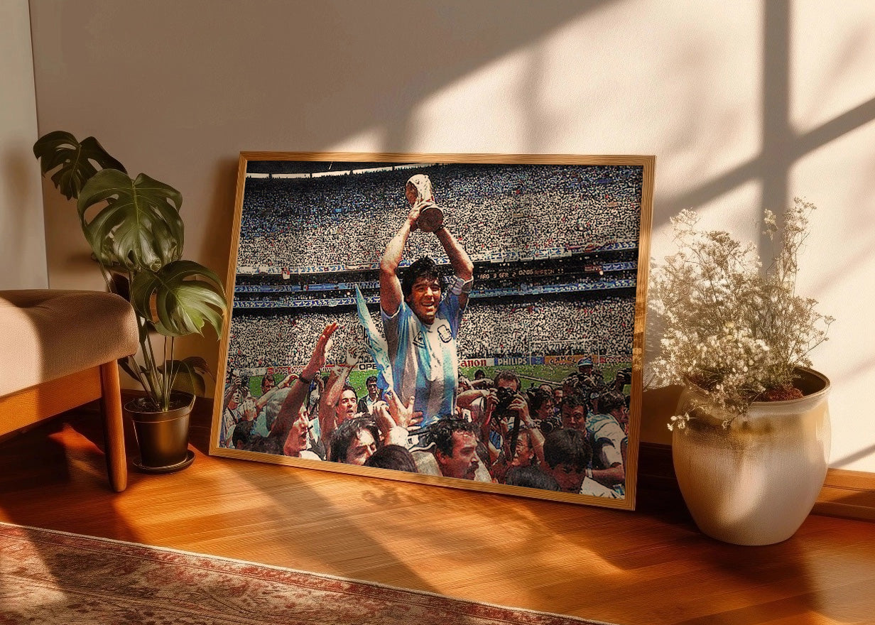 Cuadro ​Maradona con la Copa del Mundial de México 86
