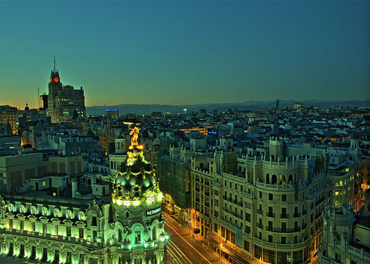 Cuadro ​Gran Vía iluminada de noche