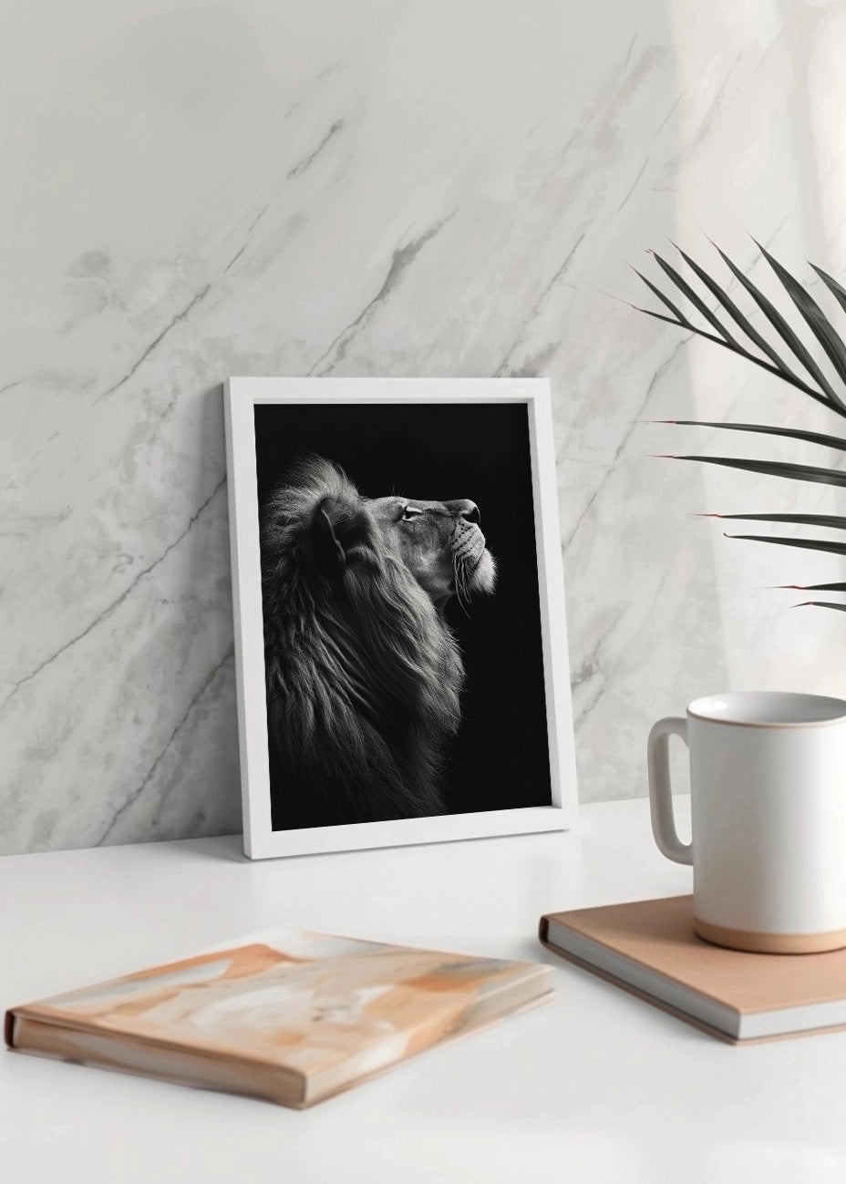 Cuadro ​León fondo negro