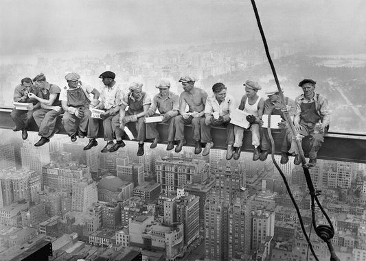 Cuadro Lunch atop a Skyscraper