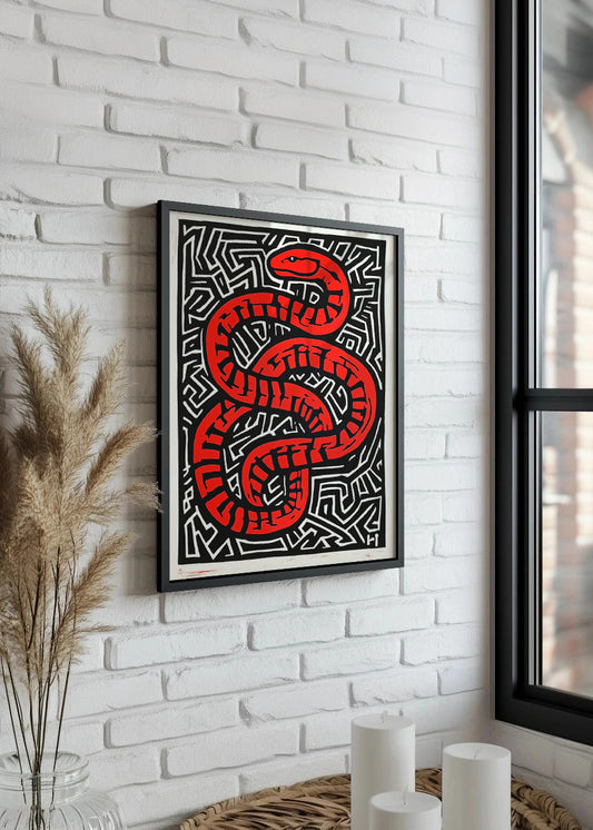 Cuadro ​Serpiente roja sobre estampado blanco y negro